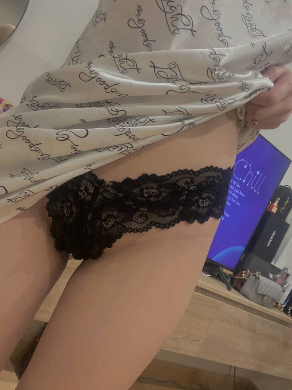 Hiếp dâm em phóng viên mới vào nghề lồn khít lịt